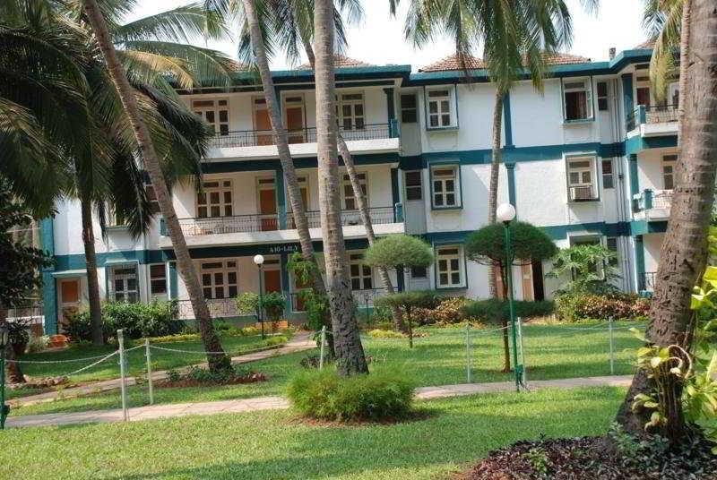 Dona Alcina Resorts Candolim Exterior foto